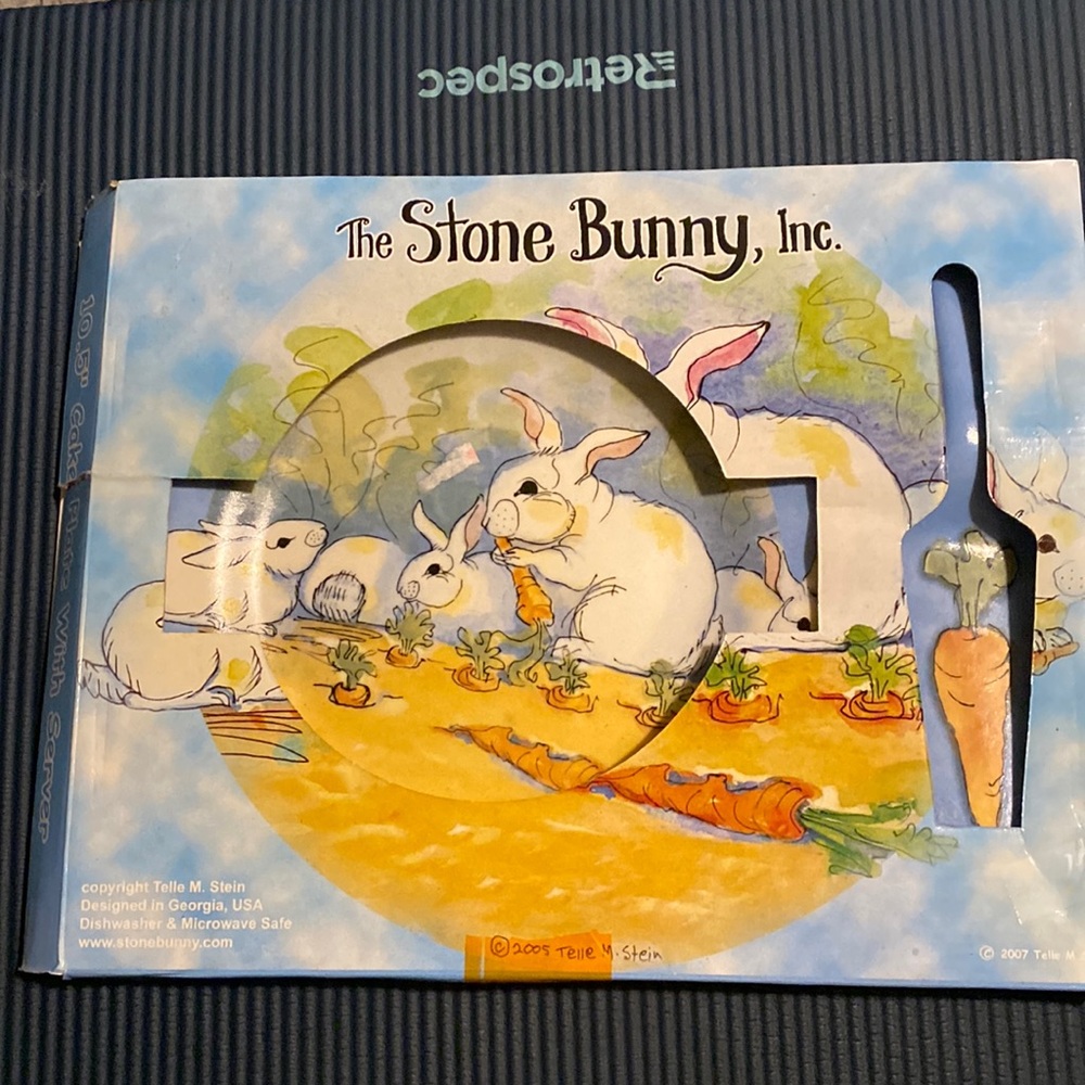 Bunny plate with server